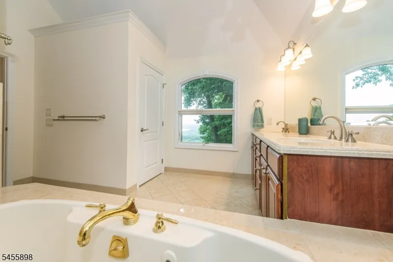93 Coventry Way Ringwood, NJ 07456