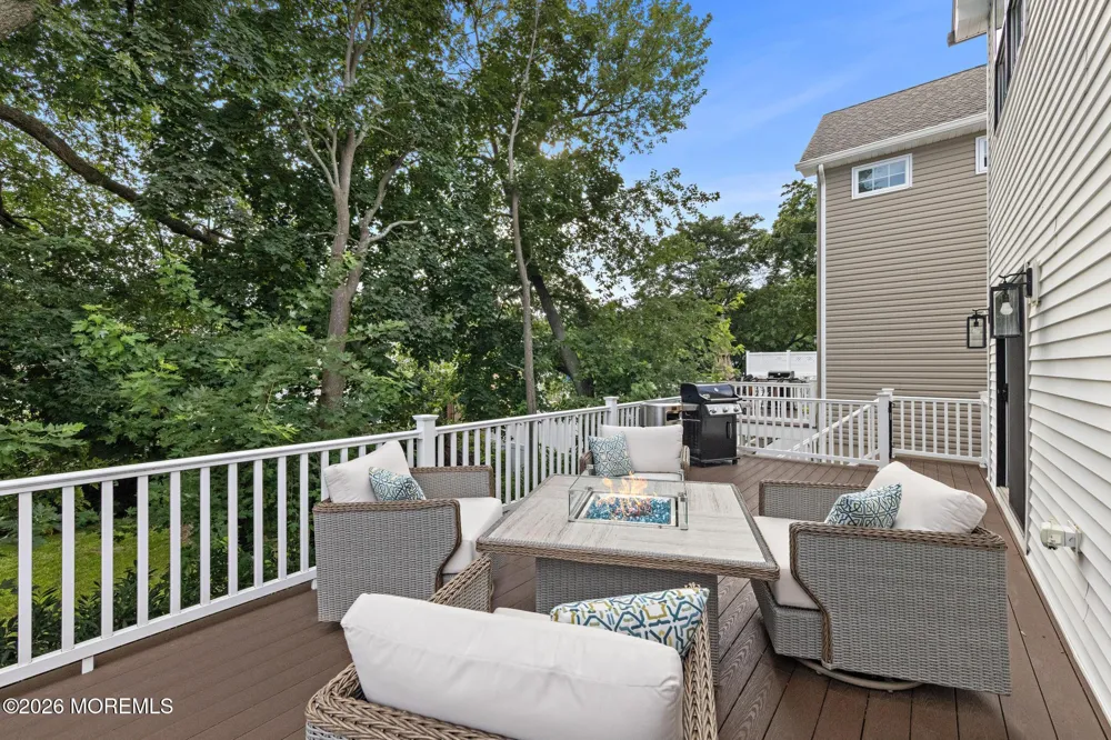 11 4th Street Highlands, NJ 07732