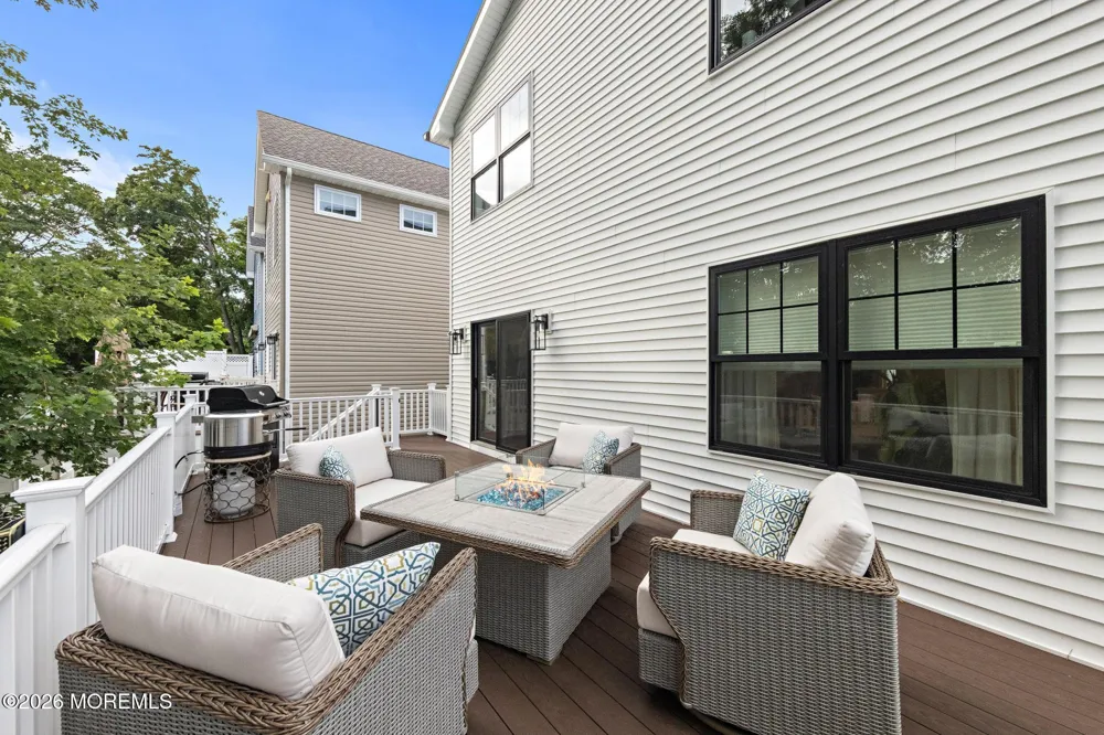 11 4th Street Highlands, NJ 07732