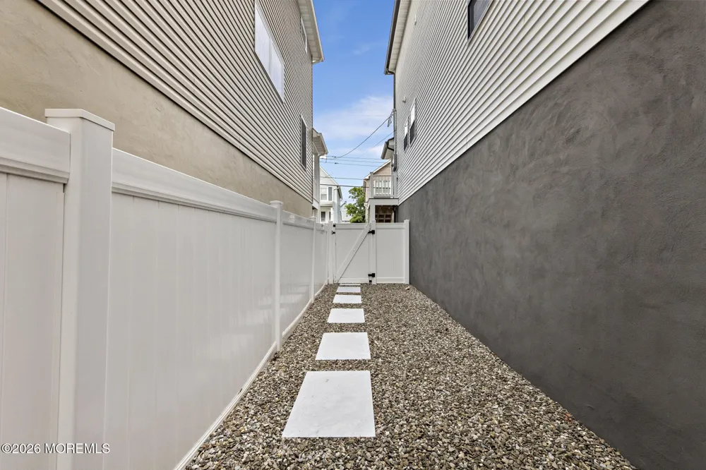 11 4th Street Highlands, NJ 07732