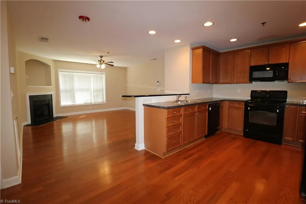 4762 Tatton Park Circle #1B Winston-Salem, NC 27103