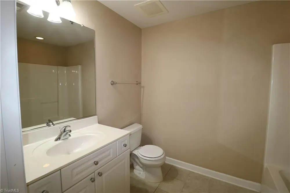 4762 Tatton Park Circle #1B Winston-Salem, NC 27103