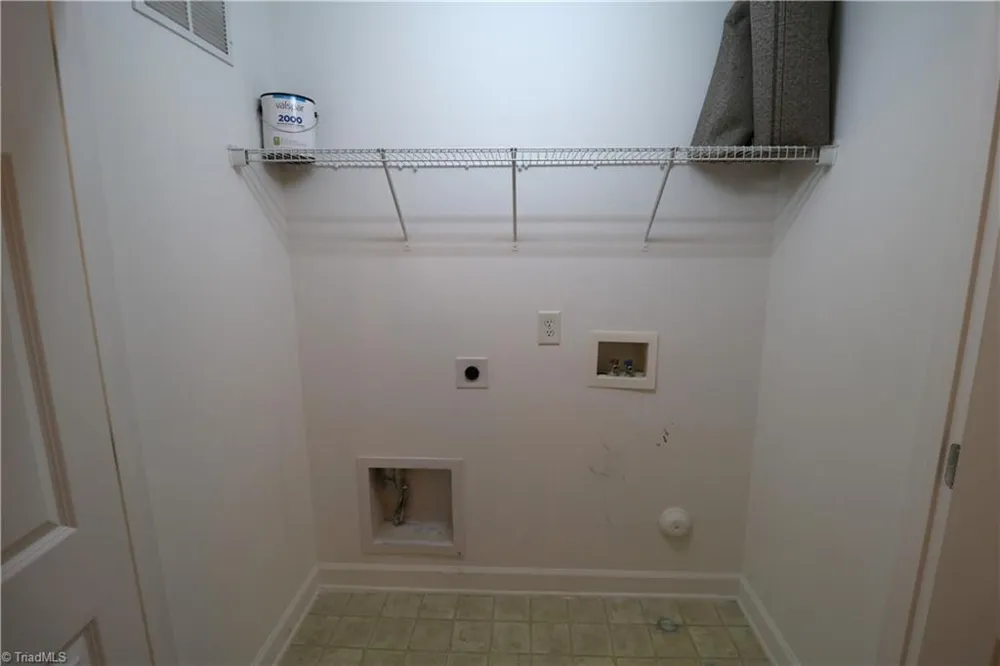4762 Tatton Park Circle #1B Winston-Salem, NC 27103
