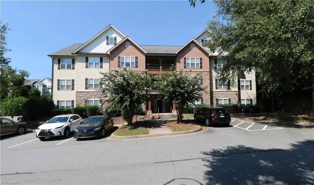4762 Tatton Park Circle #1B Winston-Salem, NC 27103