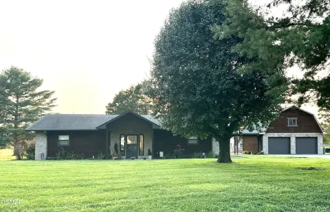 1017 Valley View Circle