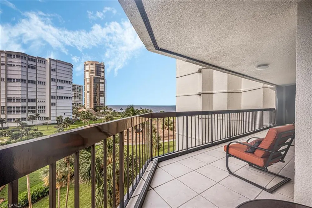 4551 Gulf Shore Boulevard #605 Naples, FL 34103