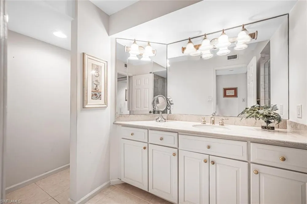 4551 Gulf Shore Boulevard #605 Naples, FL 34103