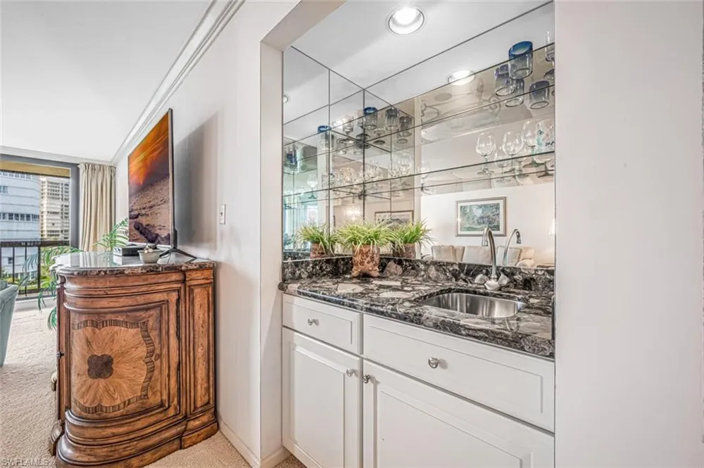 4551 Gulf Shore Boulevard #605 Naples, FL 34103