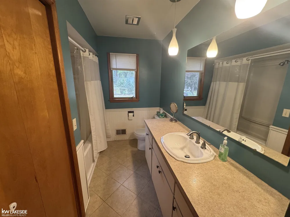 4864 Caseville Road Caseville Township, MI 48725