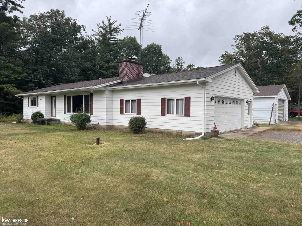 4864 Caseville Road Caseville Township, MI 48725