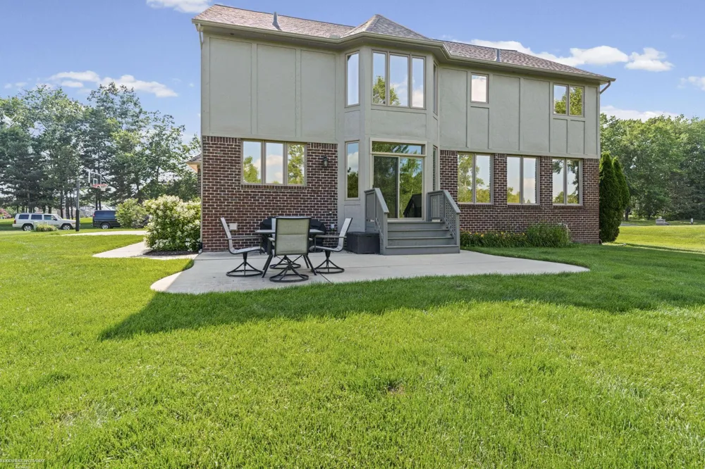 68242 Lake Angela Pointe Street Richmond City, MI 48062