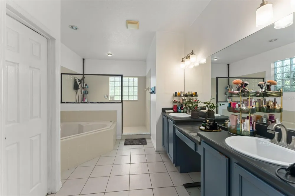428 SHADY PINE COURT Minneola, FL 34715