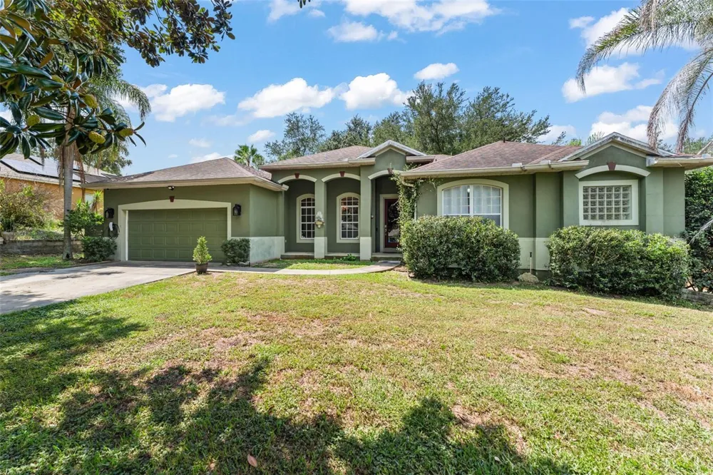 428 SHADY PINE COURT Minneola, FL 34715