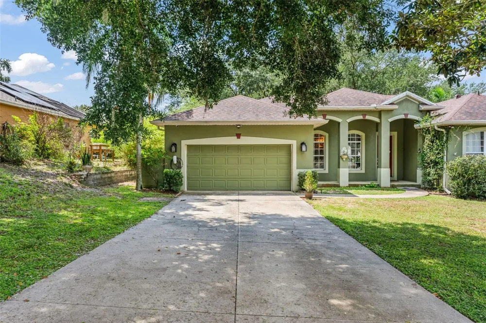428 SHADY PINE COURT Minneola, FL 34715