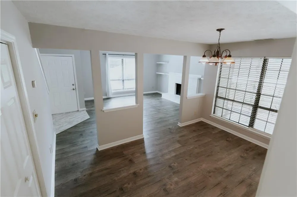 1256 Minhinette Drive Roswell, GA 30075