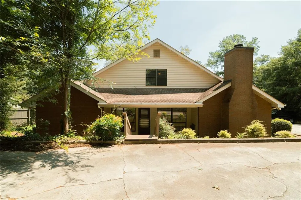 1256 Minhinette Drive Roswell, GA 30075
