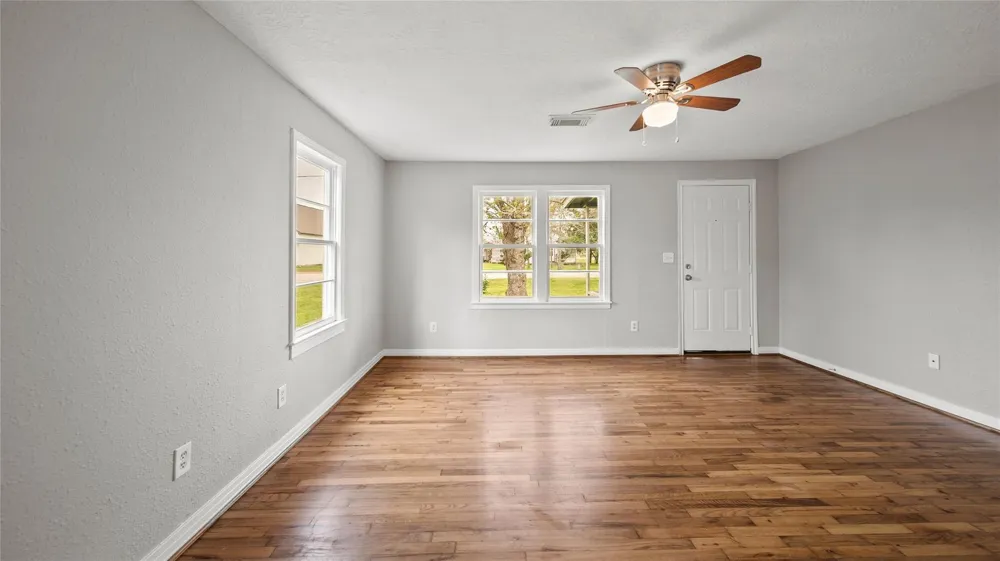 234 E Texas Street Brazoria, TX 77422