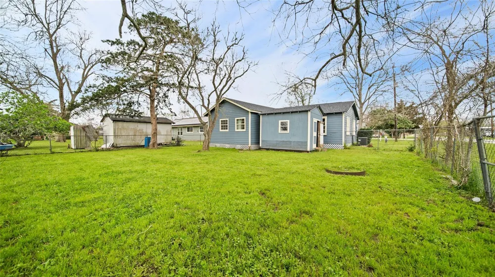 234 E Texas Street Brazoria, TX 77422