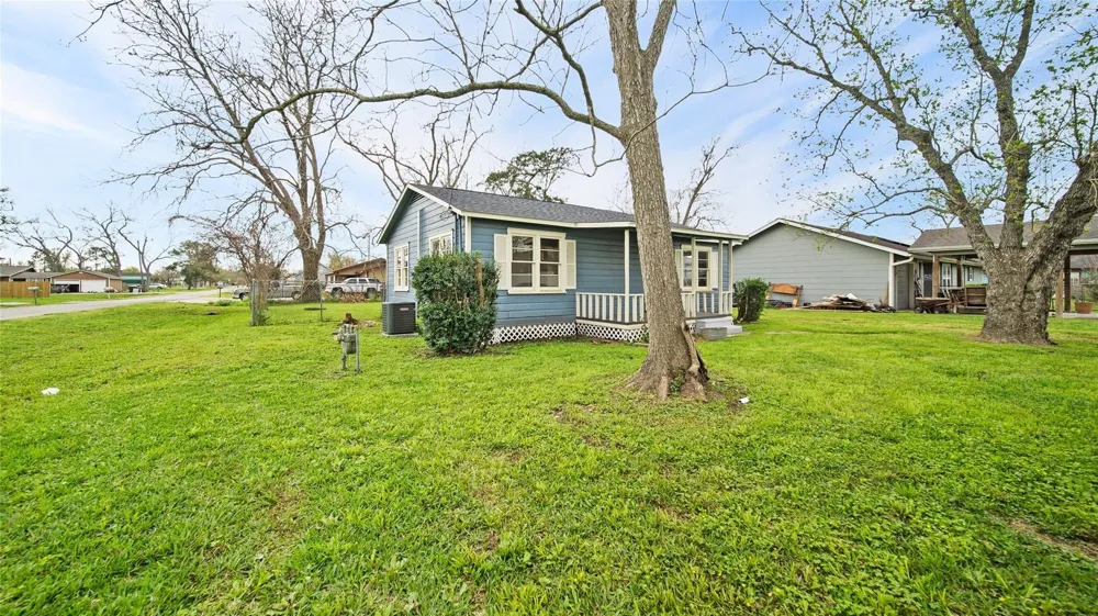 234 E Texas Street Brazoria, TX 77422