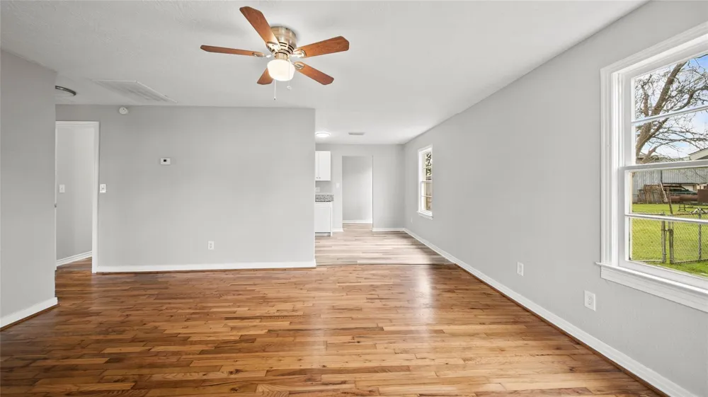 234 E Texas Street Brazoria, TX 77422