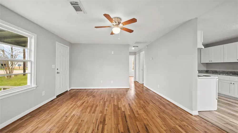 234 E Texas Street Brazoria, TX 77422