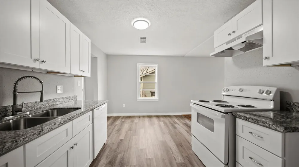 234 E Texas Street Brazoria, TX 77422
