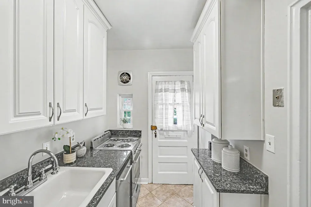 211 E GLEBE ROAD #D Alexandria, VA 22305