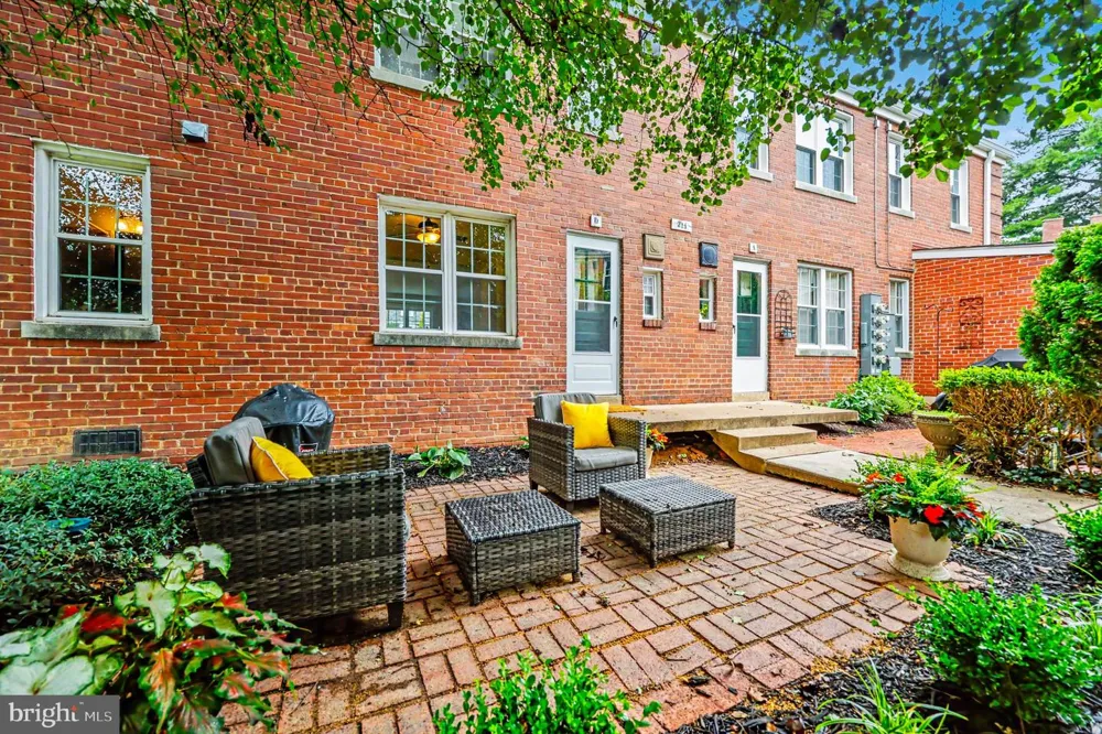 211 E GLEBE ROAD #D Alexandria, VA 22305