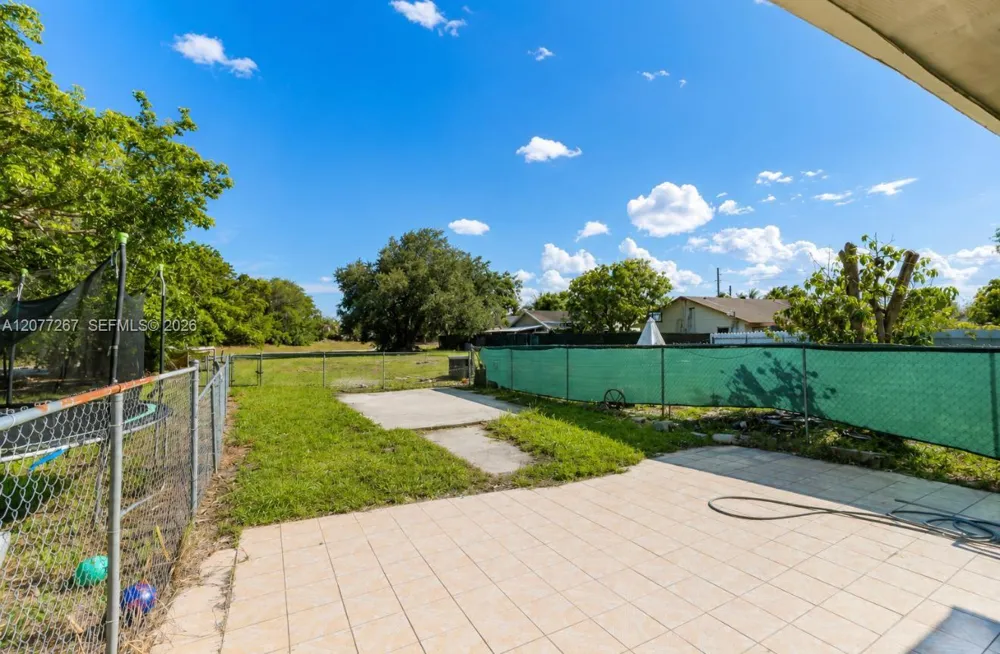 20674 NW 38th Ave Miami Gardens, FL 33055