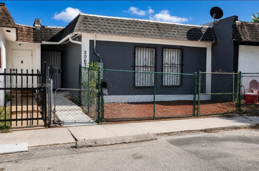 20674 NW 38th Ave Miami Gardens, FL 33055