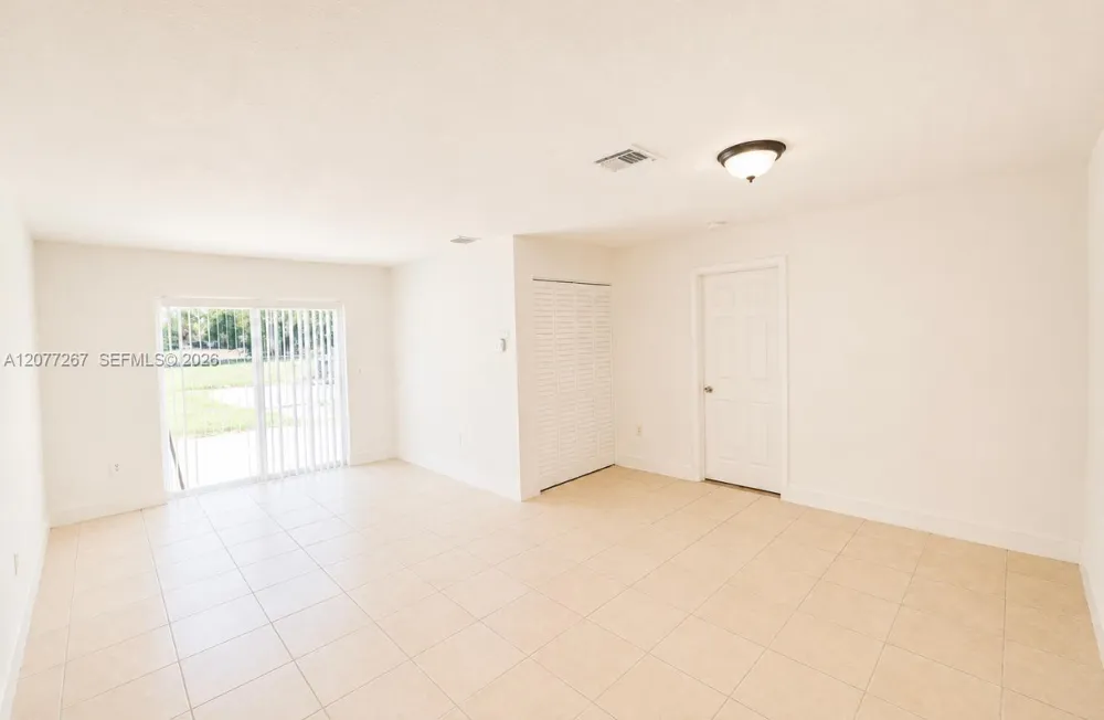 20674 NW 38th Ave Miami Gardens, FL 33055