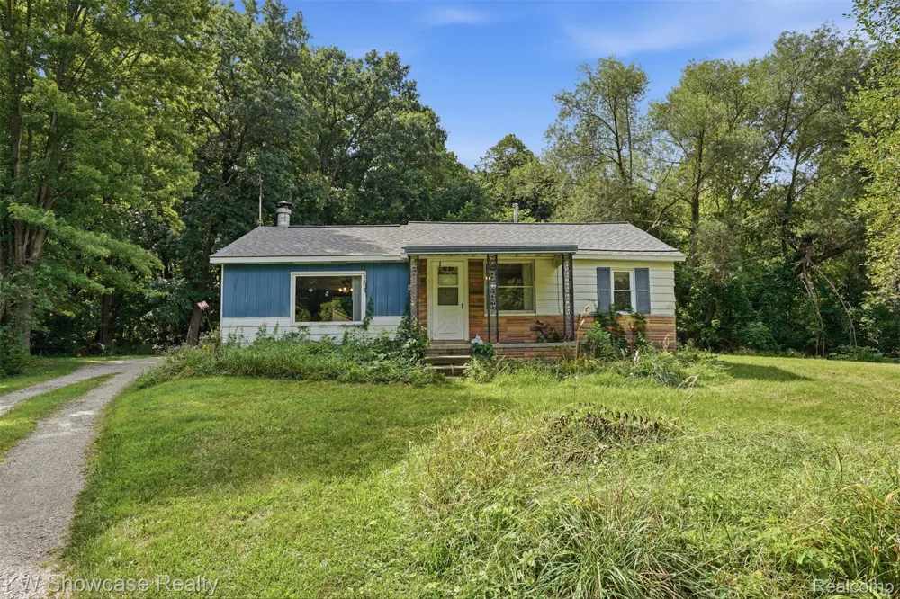 60677 9 Mile Road Lyon Charter Township, MI 48178