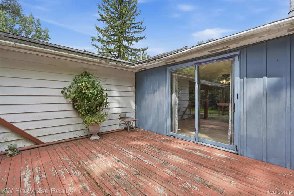 60677 9 Mile Road Lyon Charter Township, MI 48178