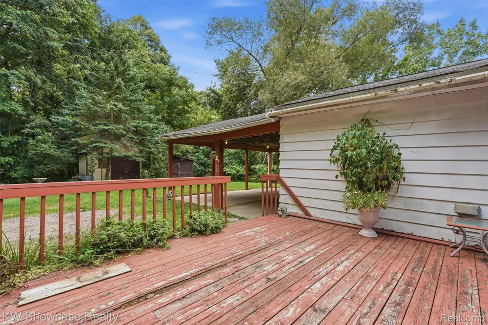 60677 9 Mile Road Lyon Charter Township, MI 48178