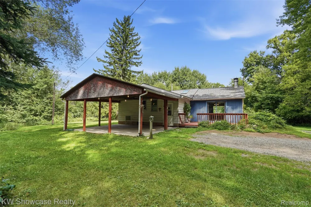 60677 9 Mile Road Lyon Charter Township, MI 48178
