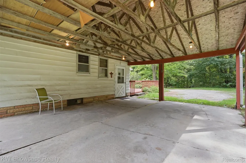 60677 9 Mile Road Lyon Charter Township, MI 48178