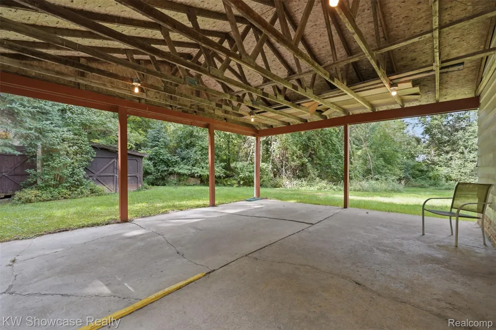 60677 9 Mile Road Lyon Charter Township, MI 48178