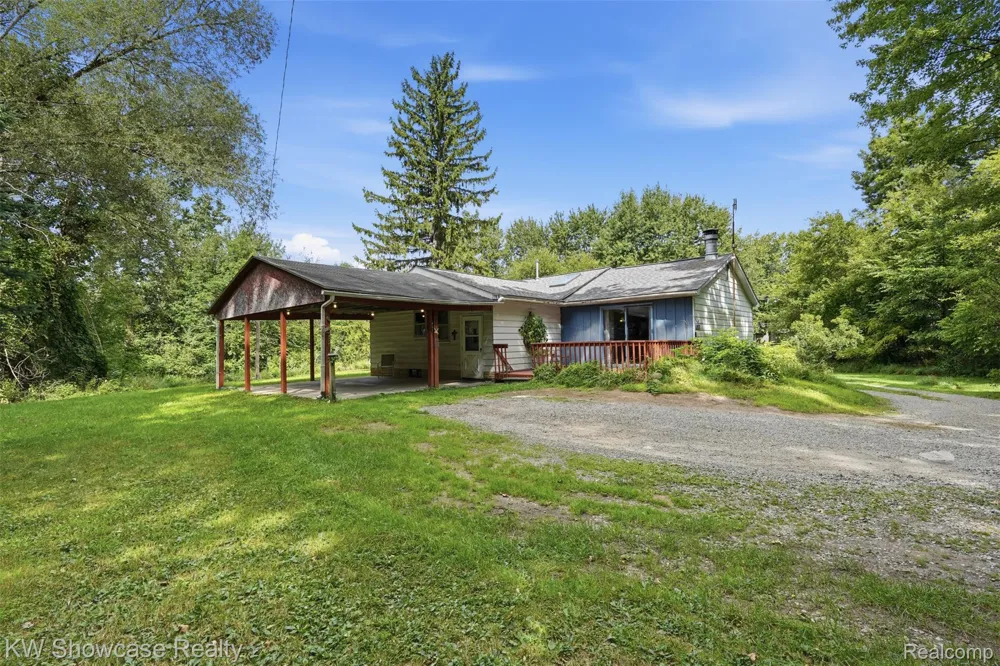 60677 9 Mile Road Lyon Charter Township, MI 48178