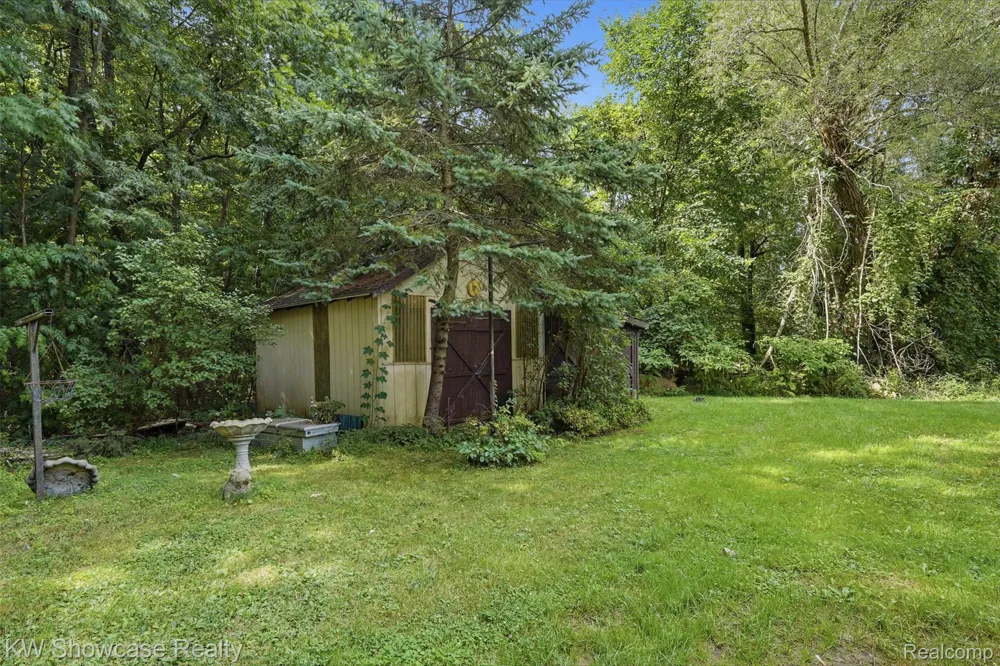 60677 9 Mile Road Lyon Charter Township, MI 48178