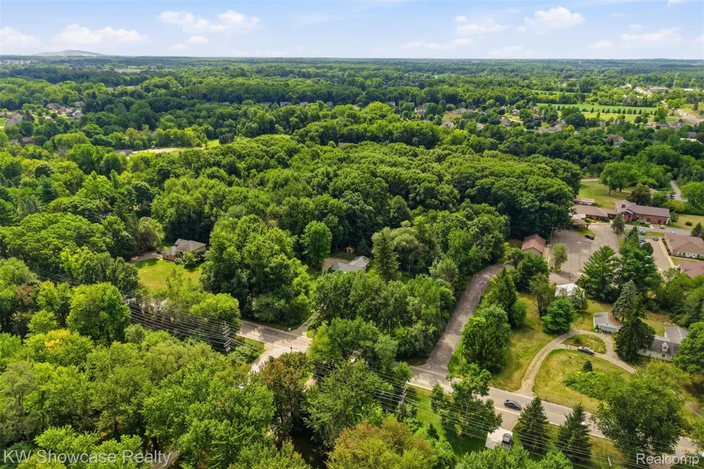 60677 9 Mile Road Lyon Charter Township, MI 48178