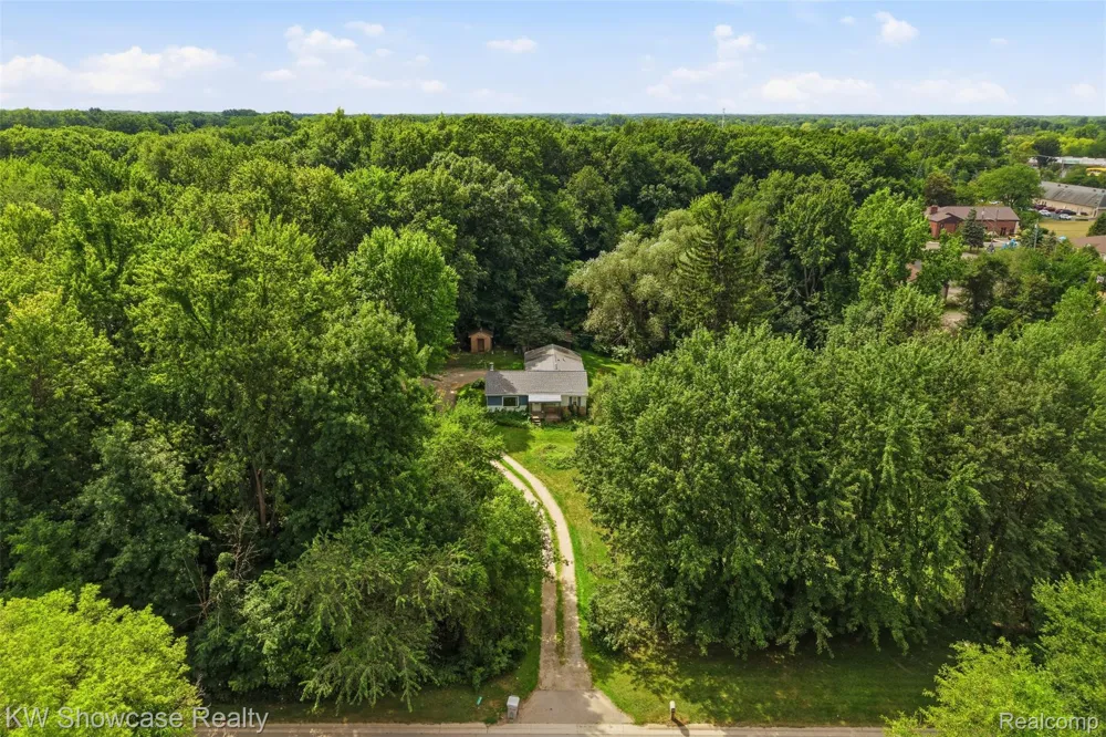 60677 9 Mile Road Lyon Charter Township, MI 48178