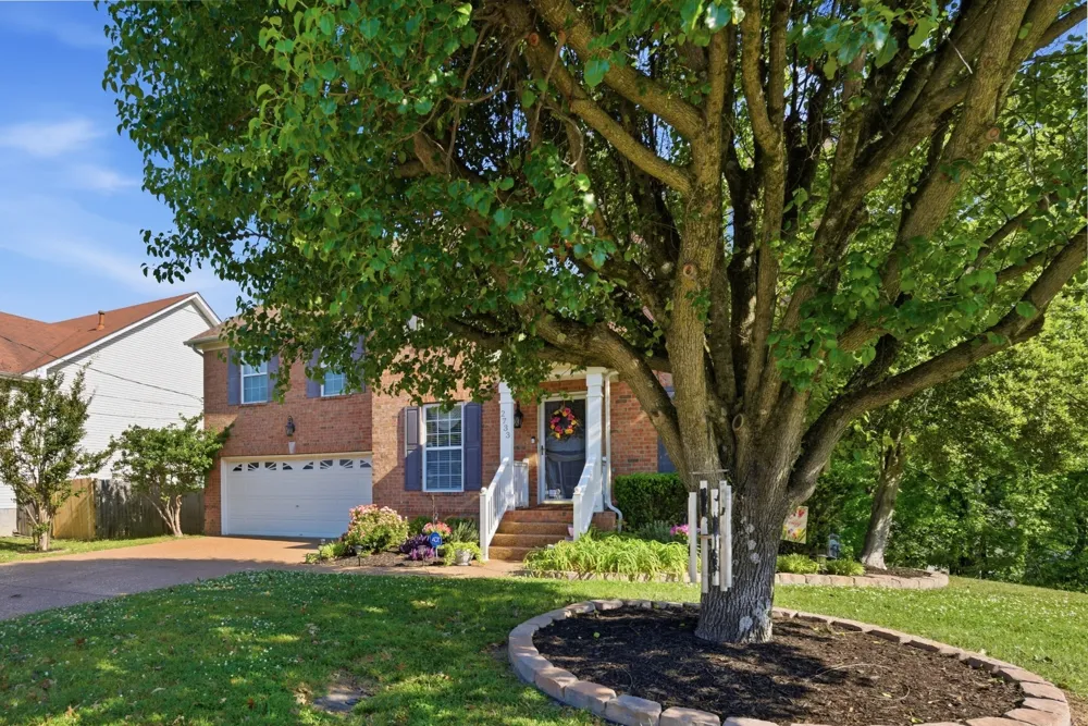 2733 Welshcrest Dr Antioch, TN 37013
