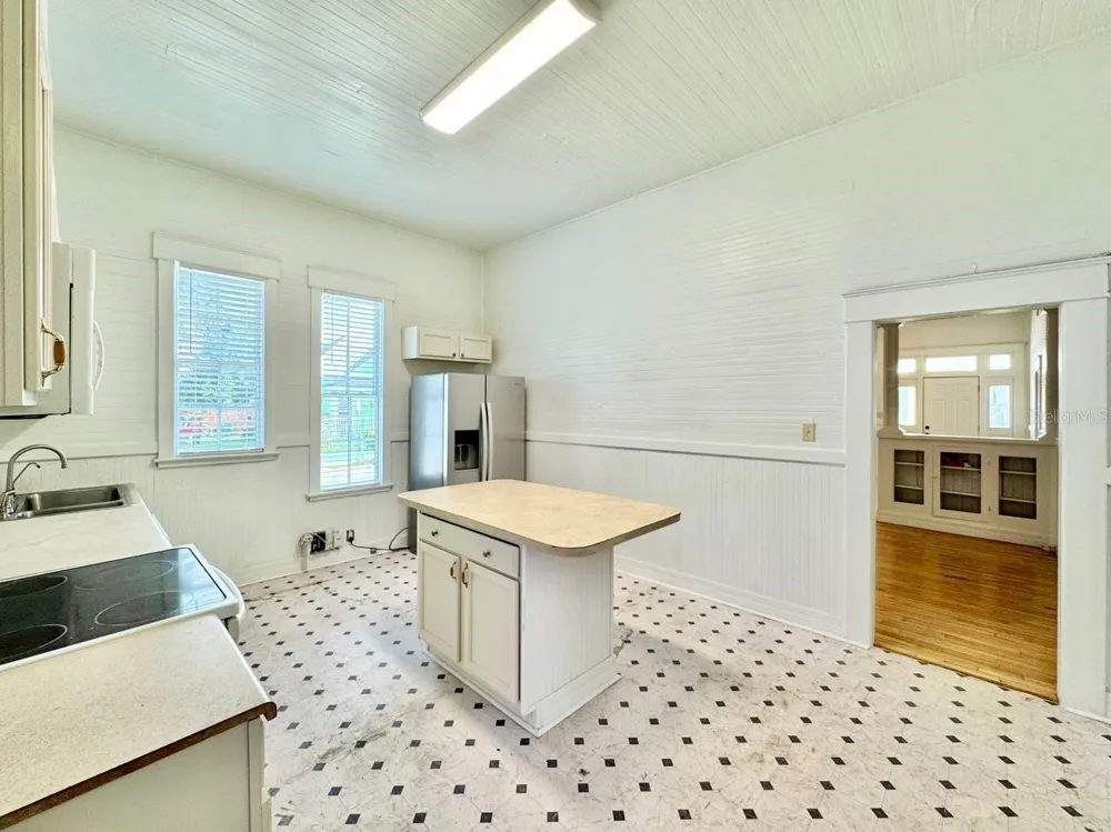 2708 19TH STREET Tampa, FL 33605