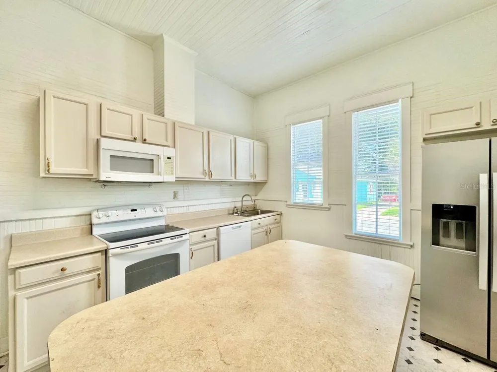 2708 19TH STREET Tampa, FL 33605