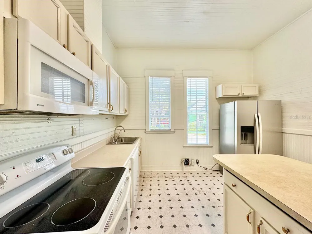 2708 19TH STREET Tampa, FL 33605