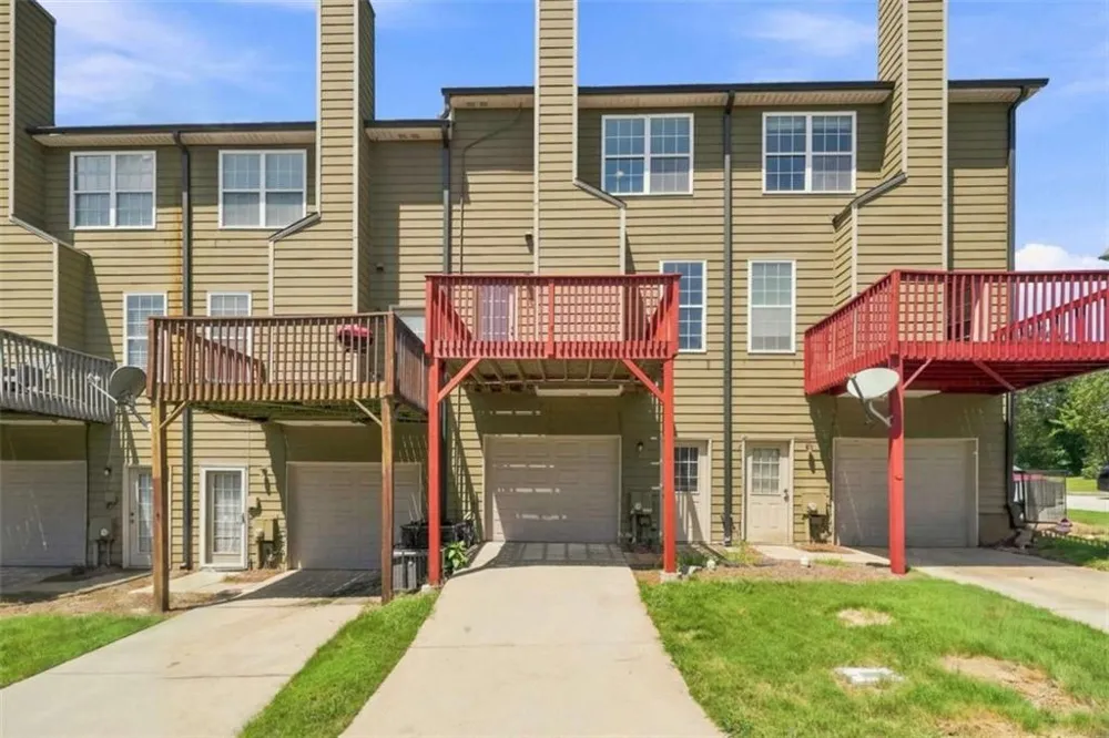 9051 Bayrose Circle East Point, GA 30344