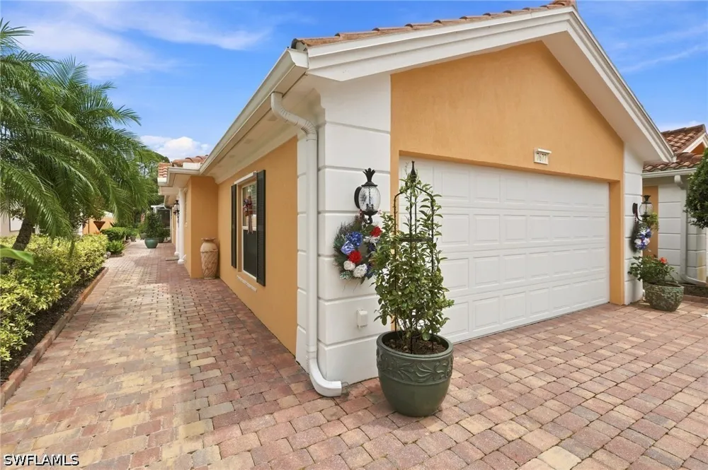 Rozzini Lane Naples, FL 34114