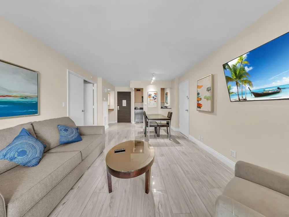 2670 E Sunrise Boulevard #323 Fort Lauderdale, FL 33304