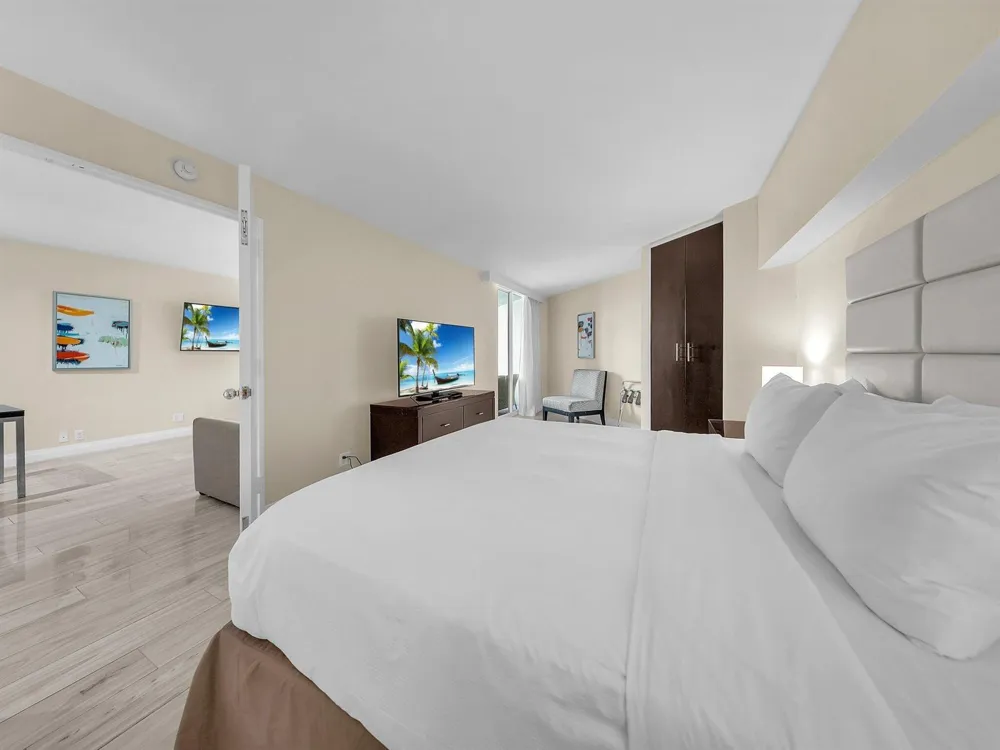 2670 E Sunrise Boulevard #323 Fort Lauderdale, FL 33304