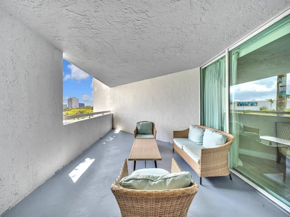 2670 E Sunrise Boulevard #323 Fort Lauderdale, FL 33304